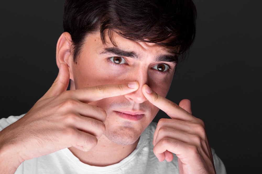 Nariz dolorido? Pode ser uma espinha interna; veja como tratar