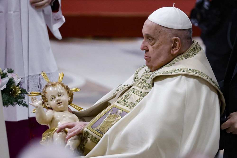 Convalescente, papa Francisco aparecerá em público na Páscoa