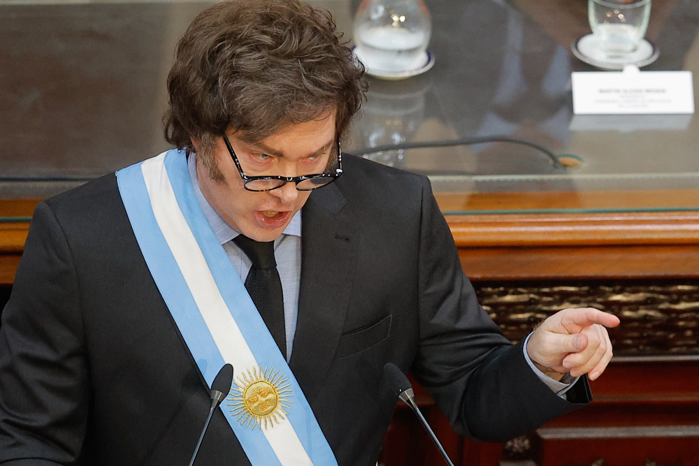 Governo de Javier Milei quer novo empréstimo do FMI de US$ 20 bilhões