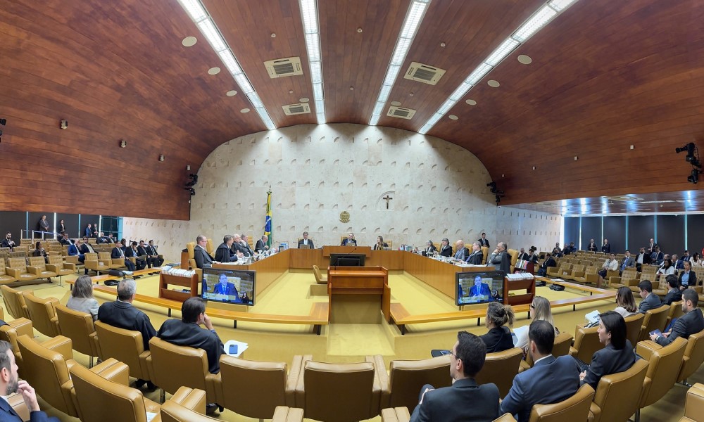 Sessão plenária do STF capturada em foto panorâmica de 180°,