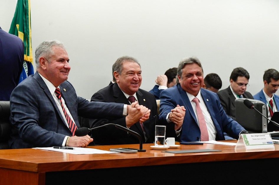 Comissão Mista de Planos, Orçamentos Públicos e Fiscalização (CMO) realiza reunião para analisar o relatório final do Projeto de Lei do Congresso Nacional n° 26, de 2024 (PLN 26/2024-CN) que "estima a receita e fixa a despesa da União para o exercício financeiro de 2025"