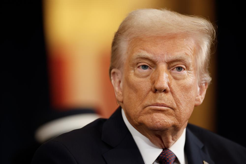 Trump assina decreto para fechar Departamento de Educação dos Estados Unidos