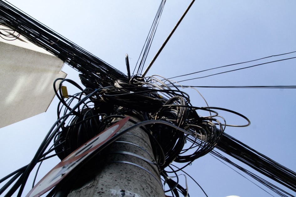 Emaranhado de fios em São Paulo