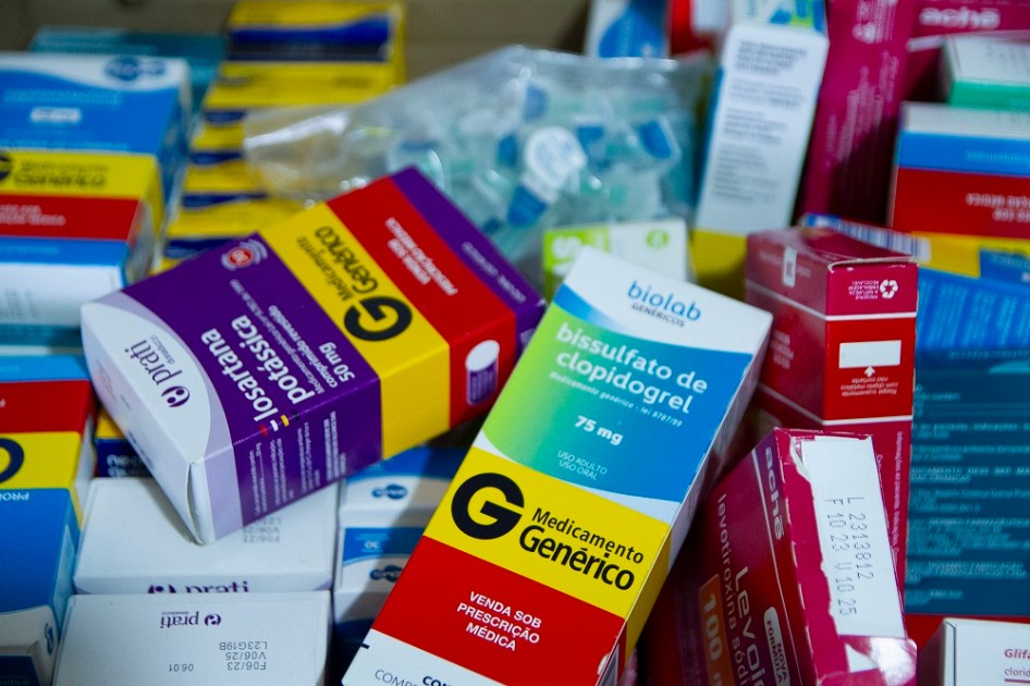 Vista de caixas de remédios para hipertensão, diabetes, colesterol, coração e hipotireoidismo