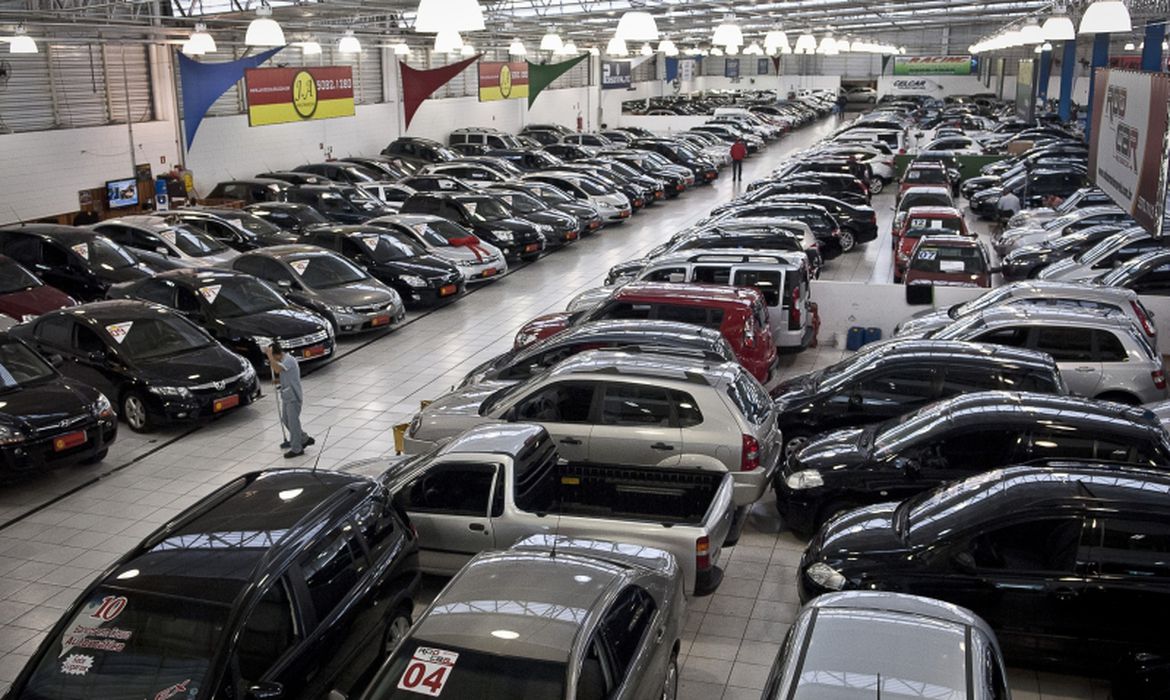 Faturamento do setor de locação de veículos sobe 17,8% em 2024, aponta Abla
