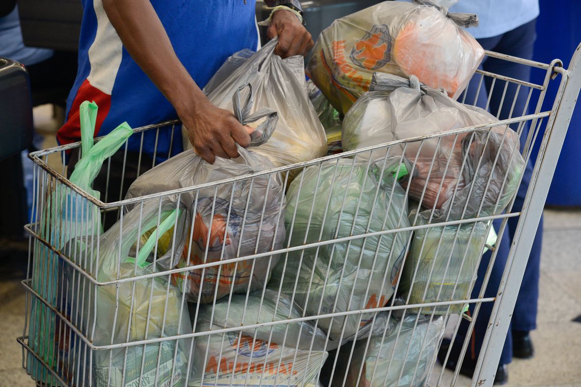 Preço da cesta básica tem alta em 17 capitais em junho; São Paulo lidera como a mais cara