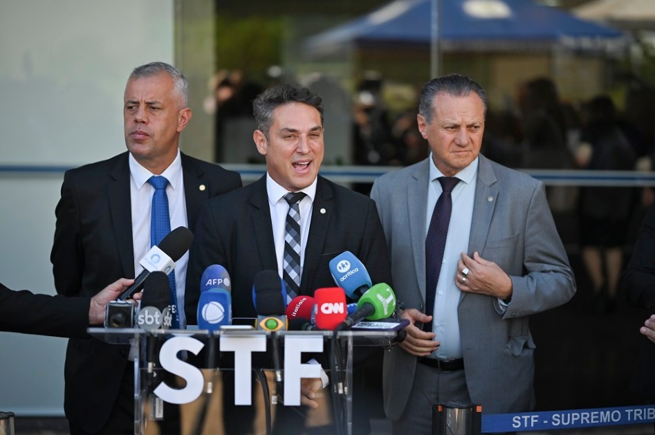 Deputado Federal Zucco e Evair de Melo durante coletiva no STF