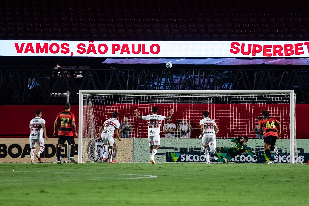 São Paulo começa o Brasileirão com 0 a 0 com o Sport em casa, vaiado pela torcida e pênalti isolado por Calleri