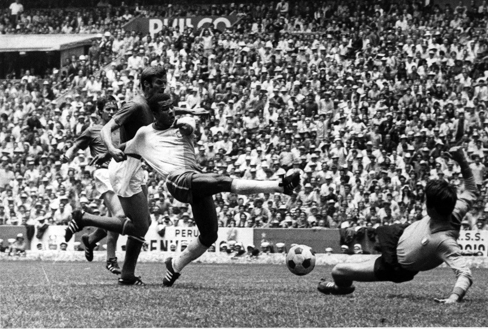 Revezamento inédito de narradores marcou as transmissões da TV na Copa de 1970