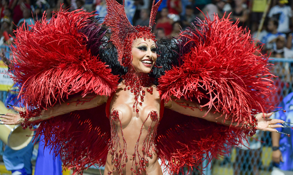 Confira como foi a transmissão da Jovem Pan do segundo dia de desfiles do Grupo Especial das Escolas de Samba do Rio de Janeiro