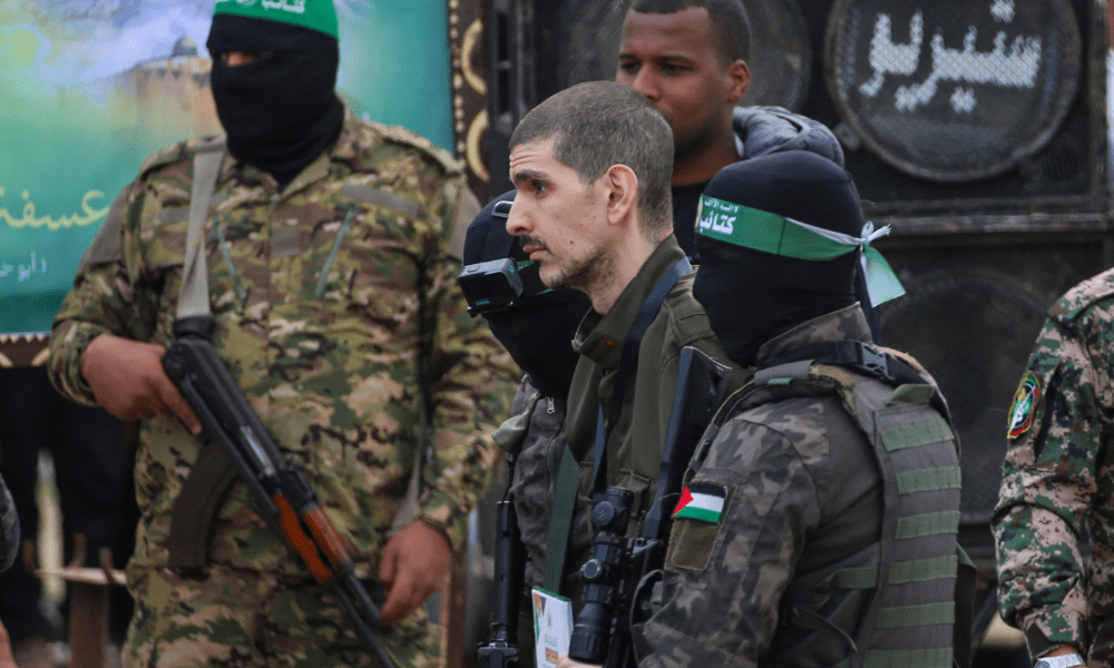 Hamas entrega reféns