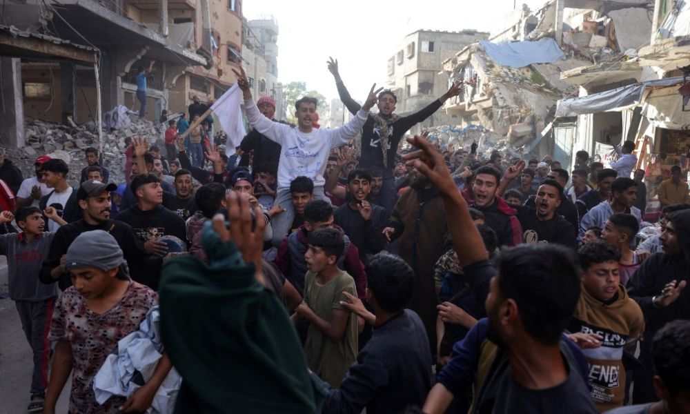 Manifestantes vão às ruas na Cidade de Gaza aos gritos de 'fora, Hamas' para protestar contra o movimento palestino