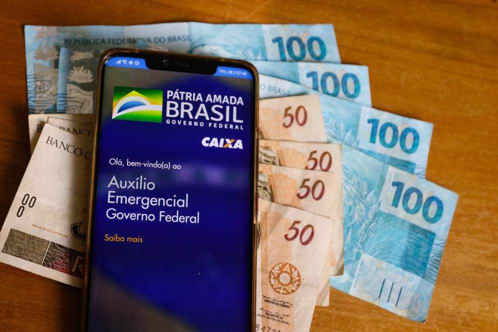 Governo começa a cobrar pessoas que receberam o Auxílio Emergencial indevidamente durante a pandemia