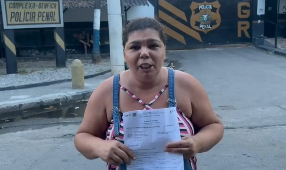 Mulher presa por enagano