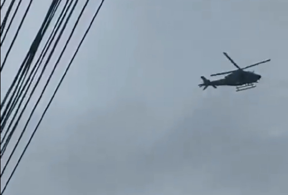Copiloto de helicóptero da Polícia Civil é gravemente ferido em operação na Vila Aliança, zona oeste do Rio