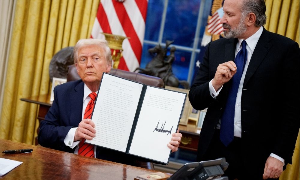trump assina decreto do aço e aluminio