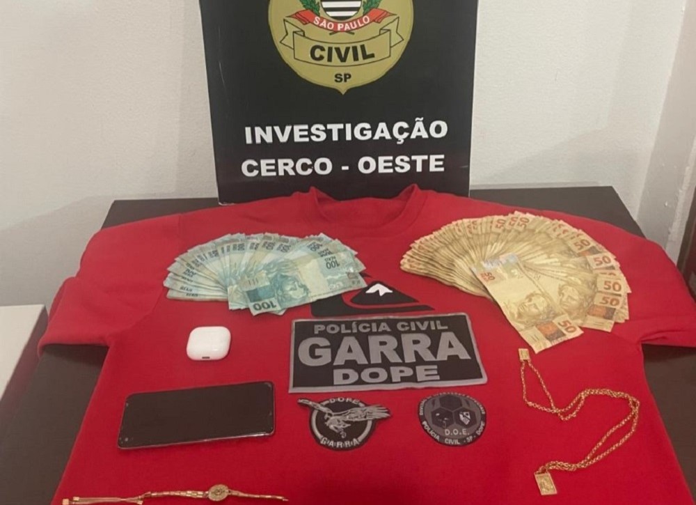 Ladrão é preso por fone de ouvido levado da vítima em roubo milionário