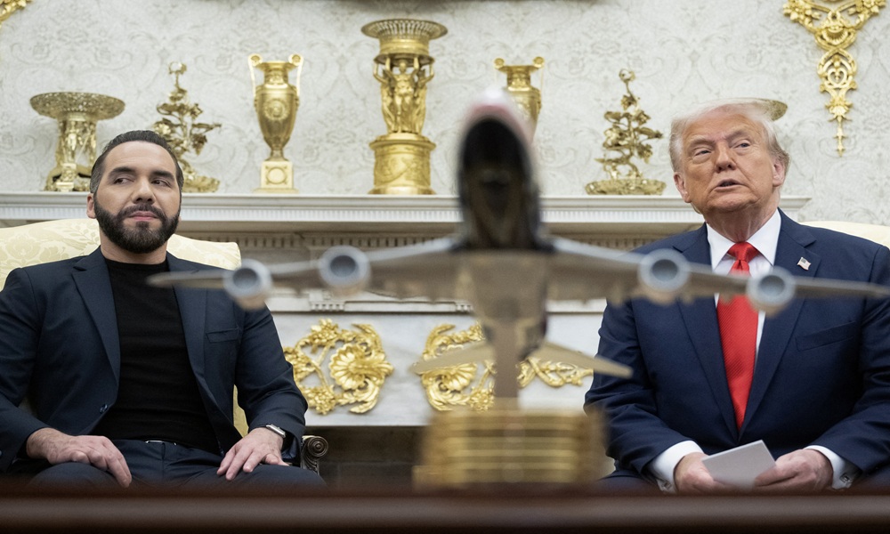 Trump recebe Bukele na Casa Branca e ouve que El Salvador quer ajudar os EUA com imigração: ‘Agradecemos por isso’