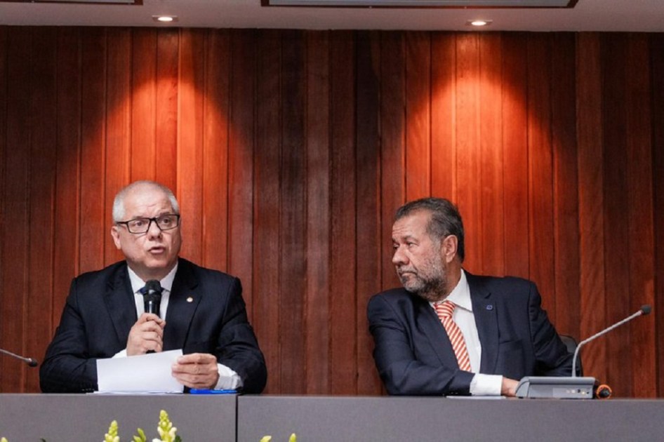 Ministro da Previdência Social, Carlos Lupi, deu posse na manhã desta terça-feira (11) ao novo presidente do INSS, Alessandro Stefanutto