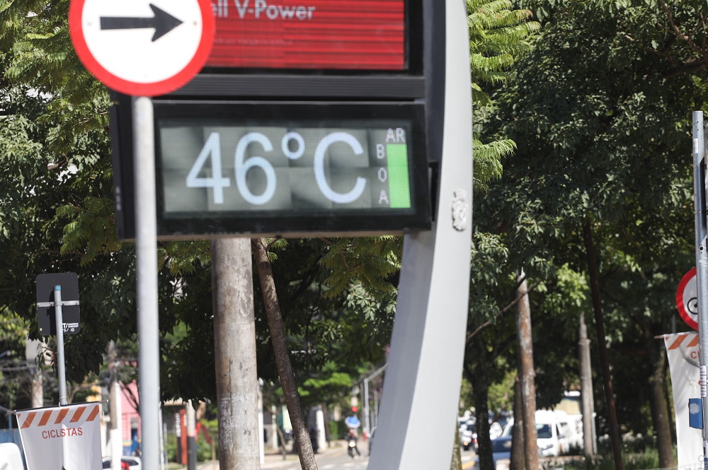 Alerta vermelho: como o calor extremo pode sobrecarregar seu coração