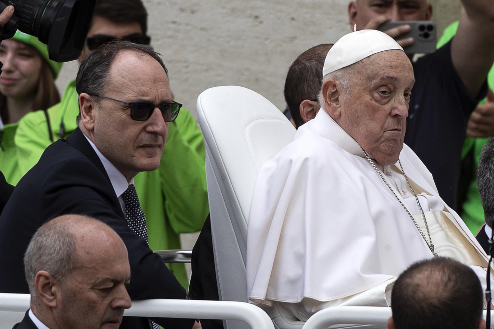 Saiba quem é o enfermeiro que acompanhou o papa Francisco nas últimas horas