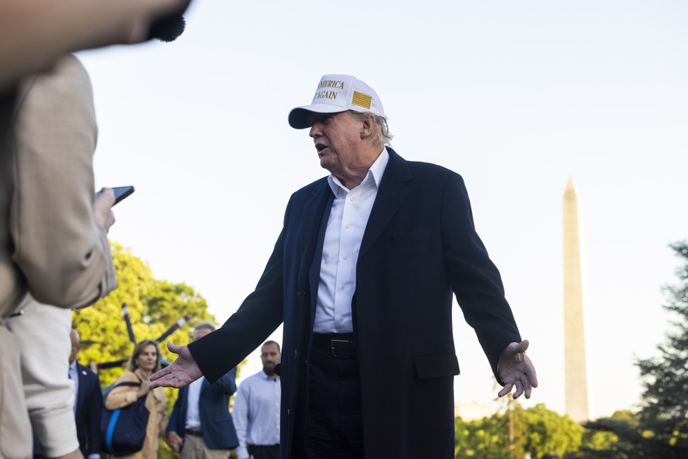 Trump sugere que Zelensky aceitaria ceder Crimeia e pressiona por acordo entre Rússia e Ucrânia