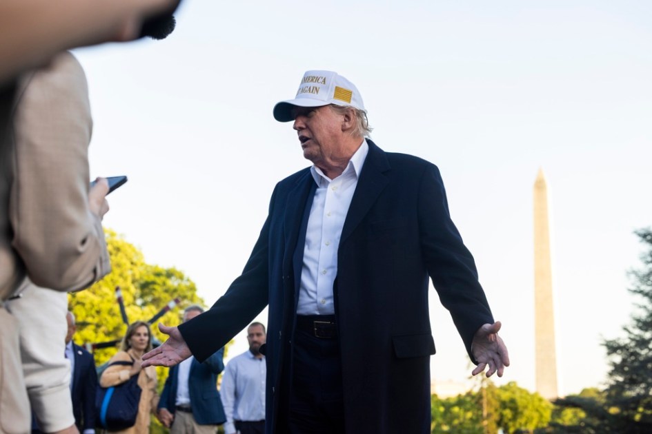 O presidente dos Estados Unidos, Donald Trump, retorna à Casa Branca