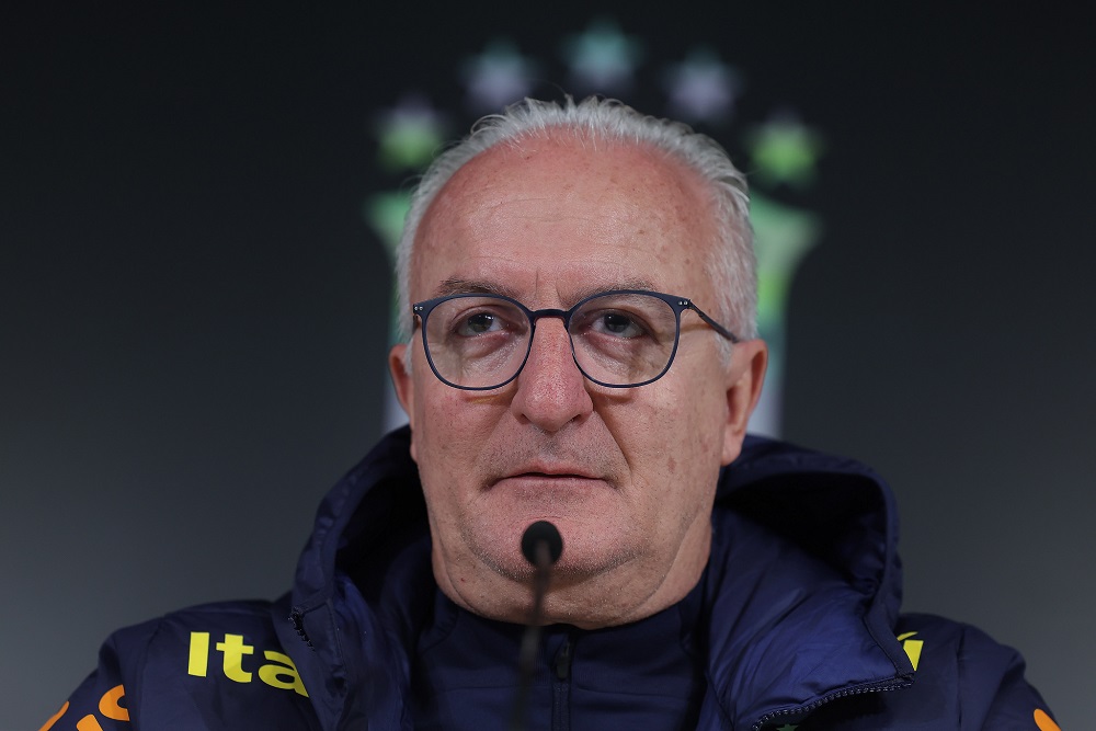 Dorival Júnior aumenta pedida salarial, esfria negociação e irrita o Corinthians