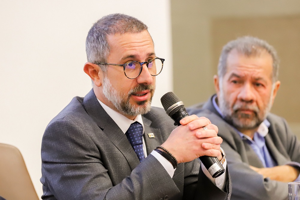 Governo federal interrompe acordos com sindicatos e promete ressarcimento integral a aposentados