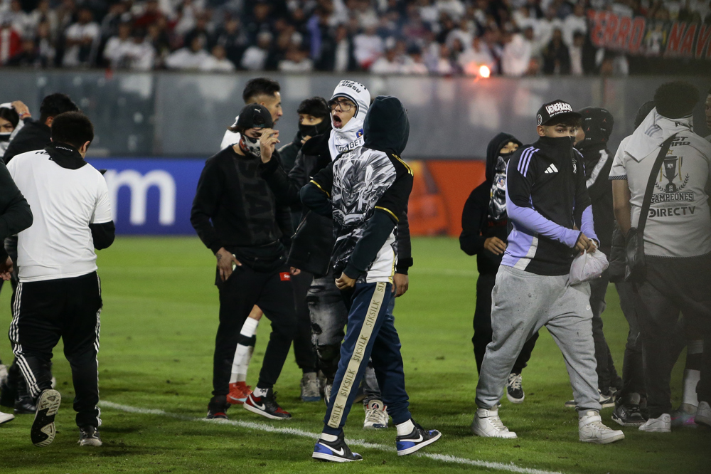Caos em Colo-Colo x Fortaleza será analisado na Conmebol e pode acabar com derrota dos chilenos