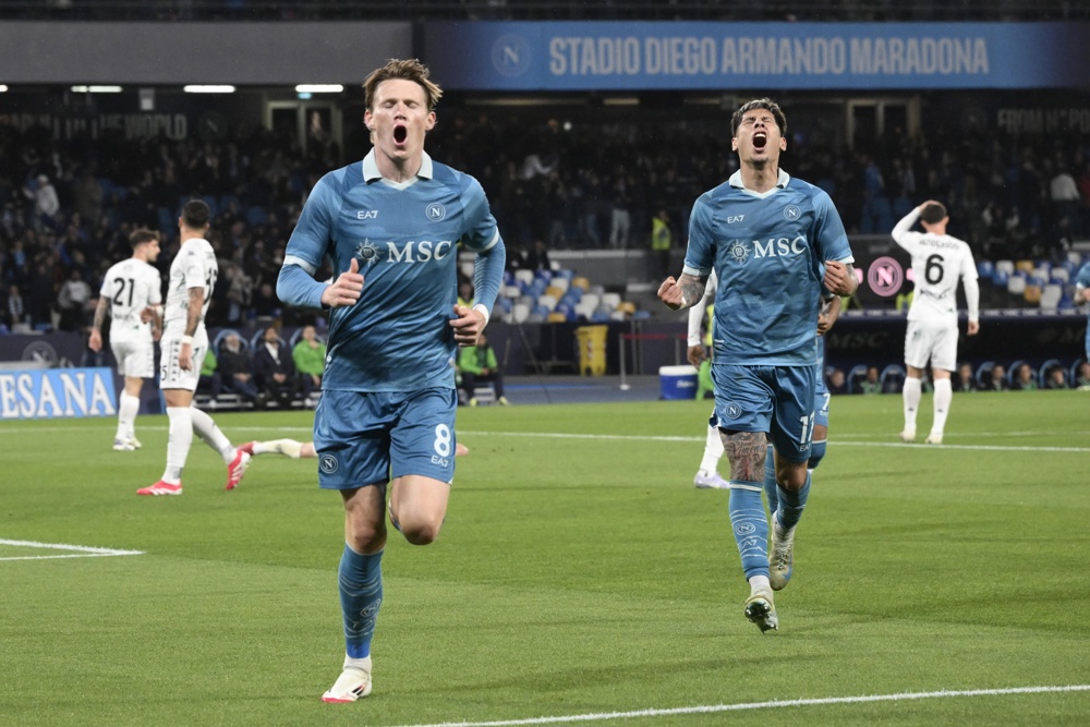 Napoli vence Empoli por 3 a 0 e se aproxima da liderança do Campeonato Italiano