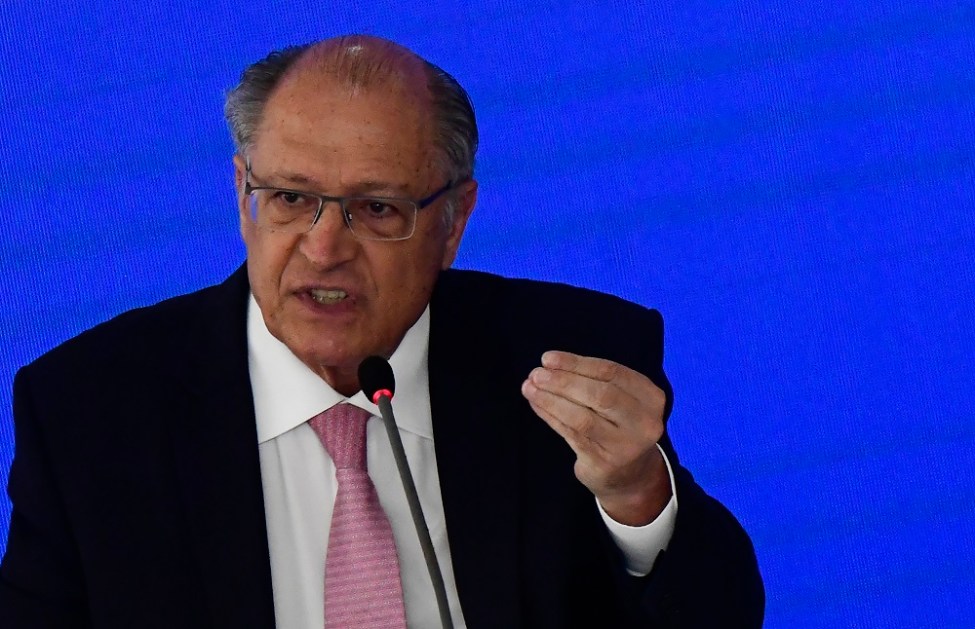 O vice-presidente e ministro do Desenvolvimento, Indústria, Comércio e Serviços, Geraldo Alckmin (PSB), durante a reunião com os membros do Conselho Nacional de Desenvolvimento Industrial (CNDI), em Brasília (DF)