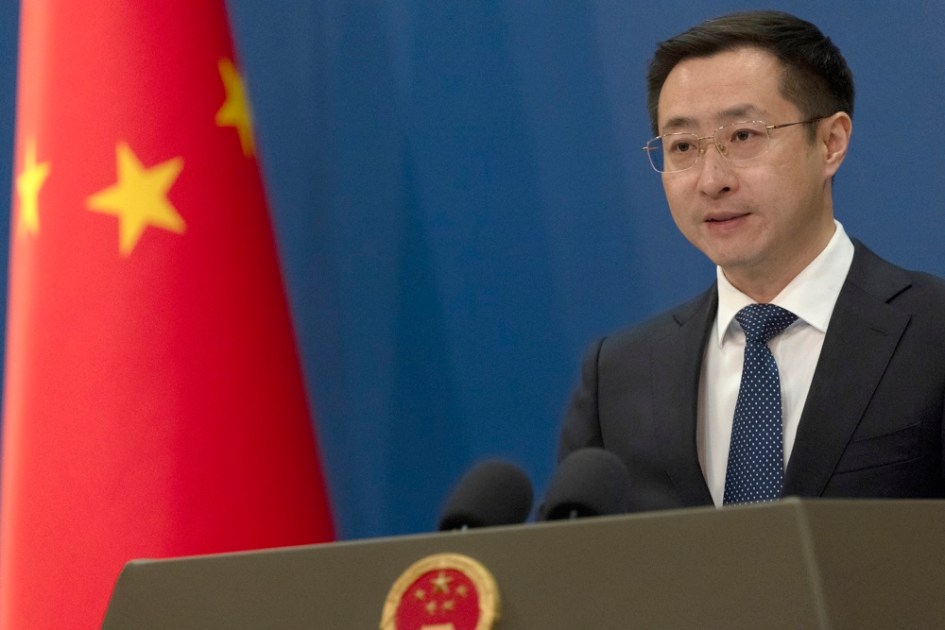 O porta-voz do Ministério das Relações Exteriores da China, Lin Jian, fala durante uma coletiva de imprensa em Pequim