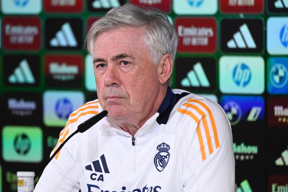 O treinador do Real Madrid, Carlo Ancelotti, oferece uma rodada de imprensa neste sábado em Madrid