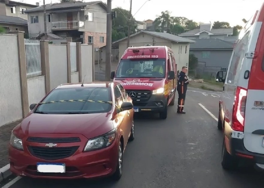 Carro onde menino foi esquecido é lacrado