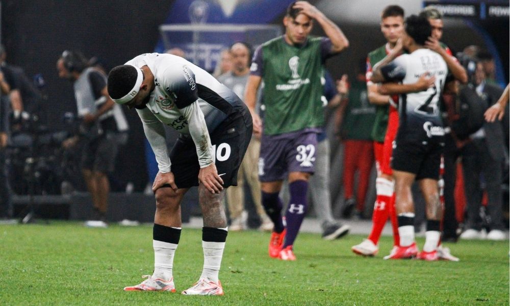 corintians perde para huracan