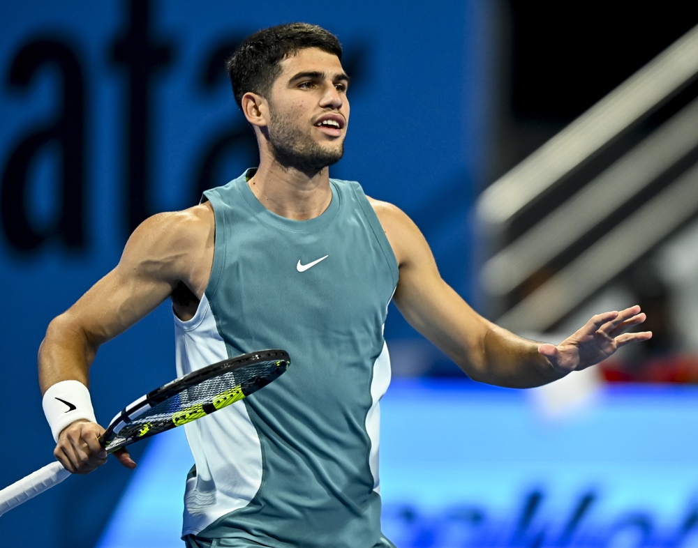 Carlos Alcaraz desiste do Masters 1000 de Madri por lesão muscular