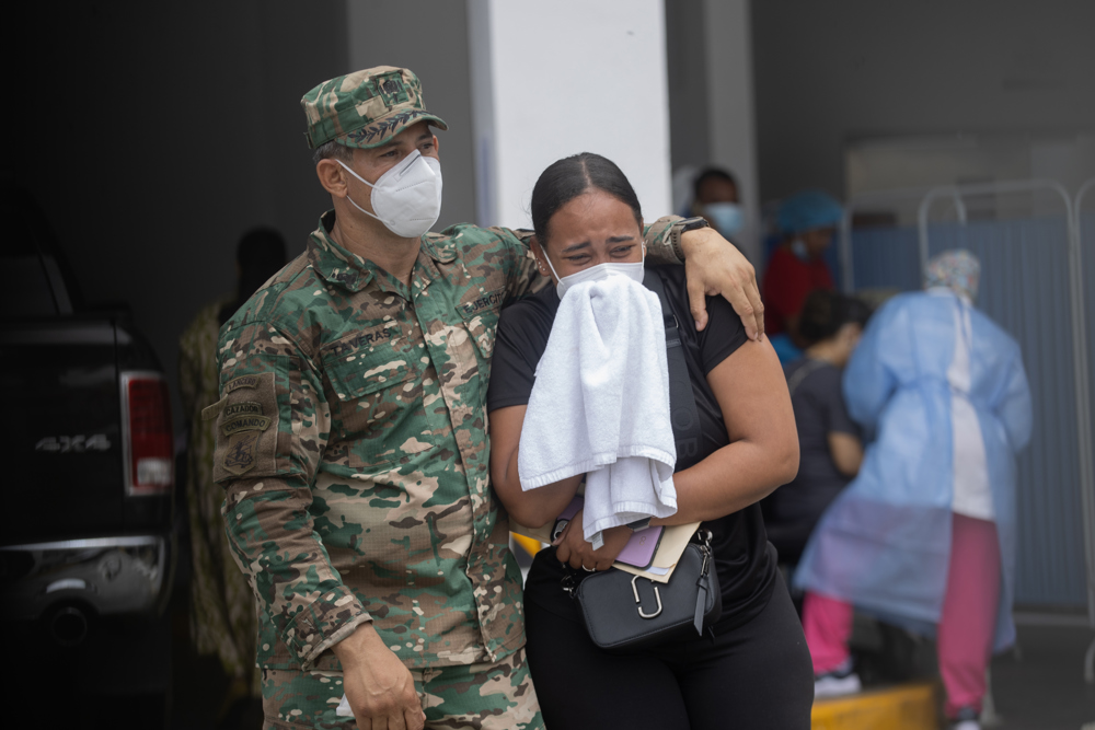 República Dominicana tenta agilizar entrega de corpos após desabamento de boate