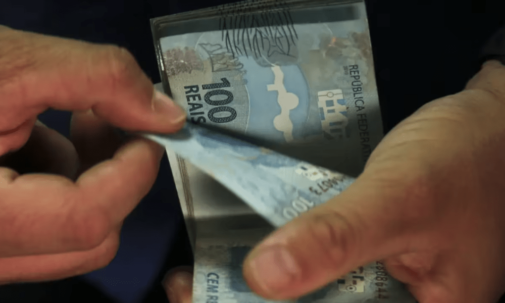 Governo afirma que reajuste dos servidores federais será pago em maio