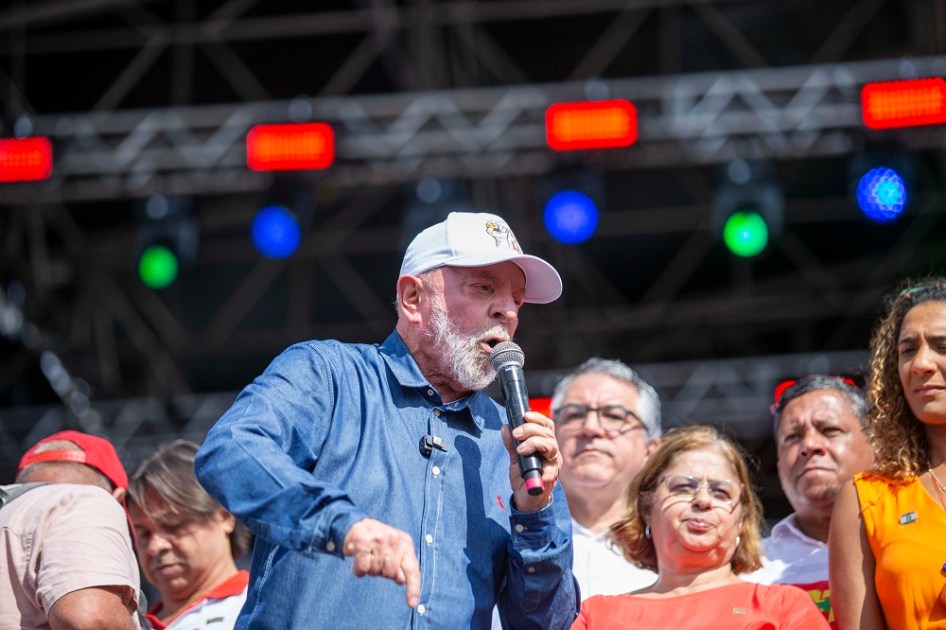 Lula discursa em Itaquera