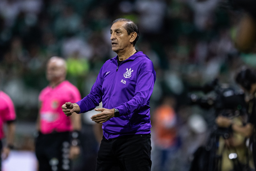 Ramón Díaz não resiste à pressão e deixa o comando do Corinthians