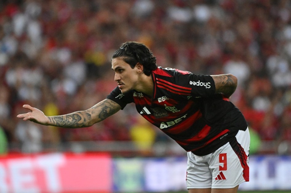 Pedro, do Flamengo, comemora após marcar o quarto gol da equipe sobre o Corinthians, de pênalti