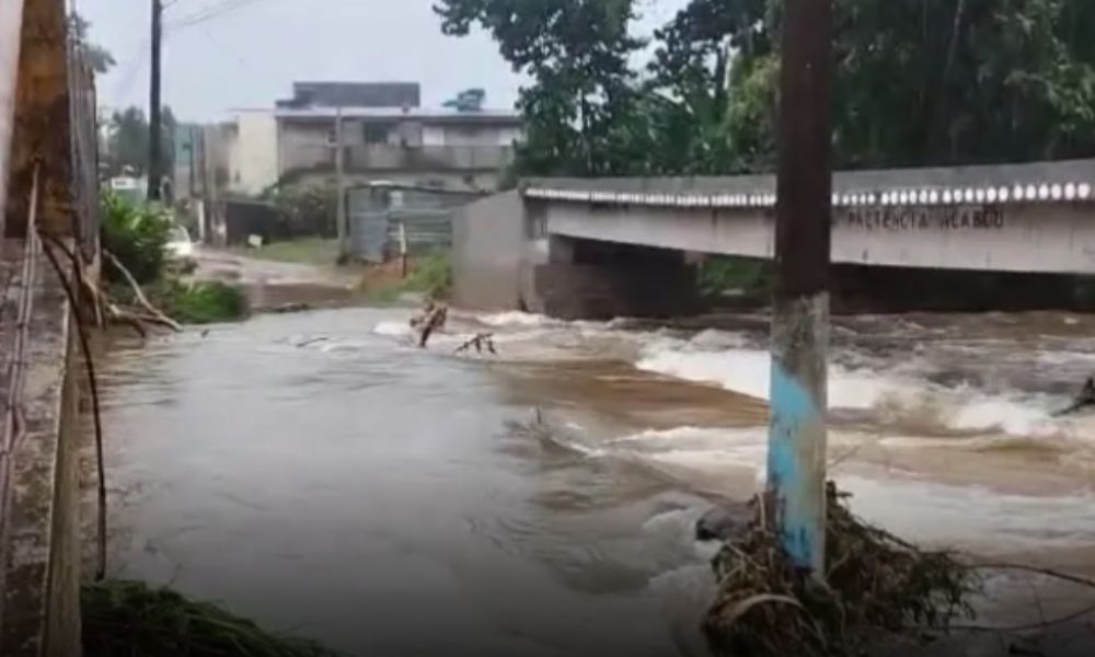 estragos em ubatuba chuva