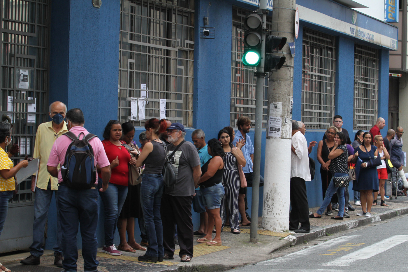 Fila do INSS cresce em dezembro de 2024 e ultrapassa 2 milhões