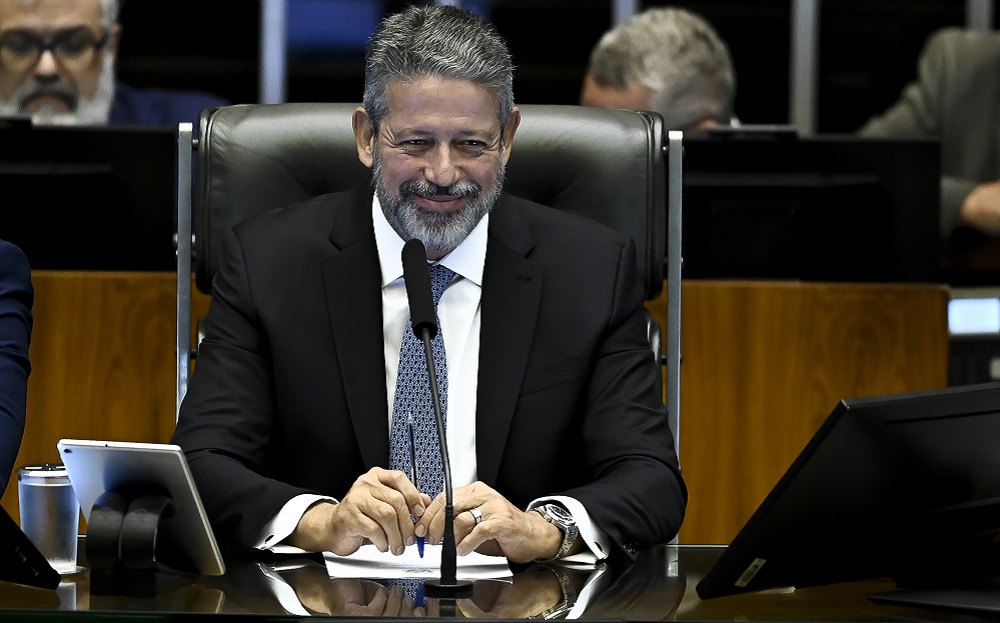 Arthur Lira será o relator do projeto de isenção do IR