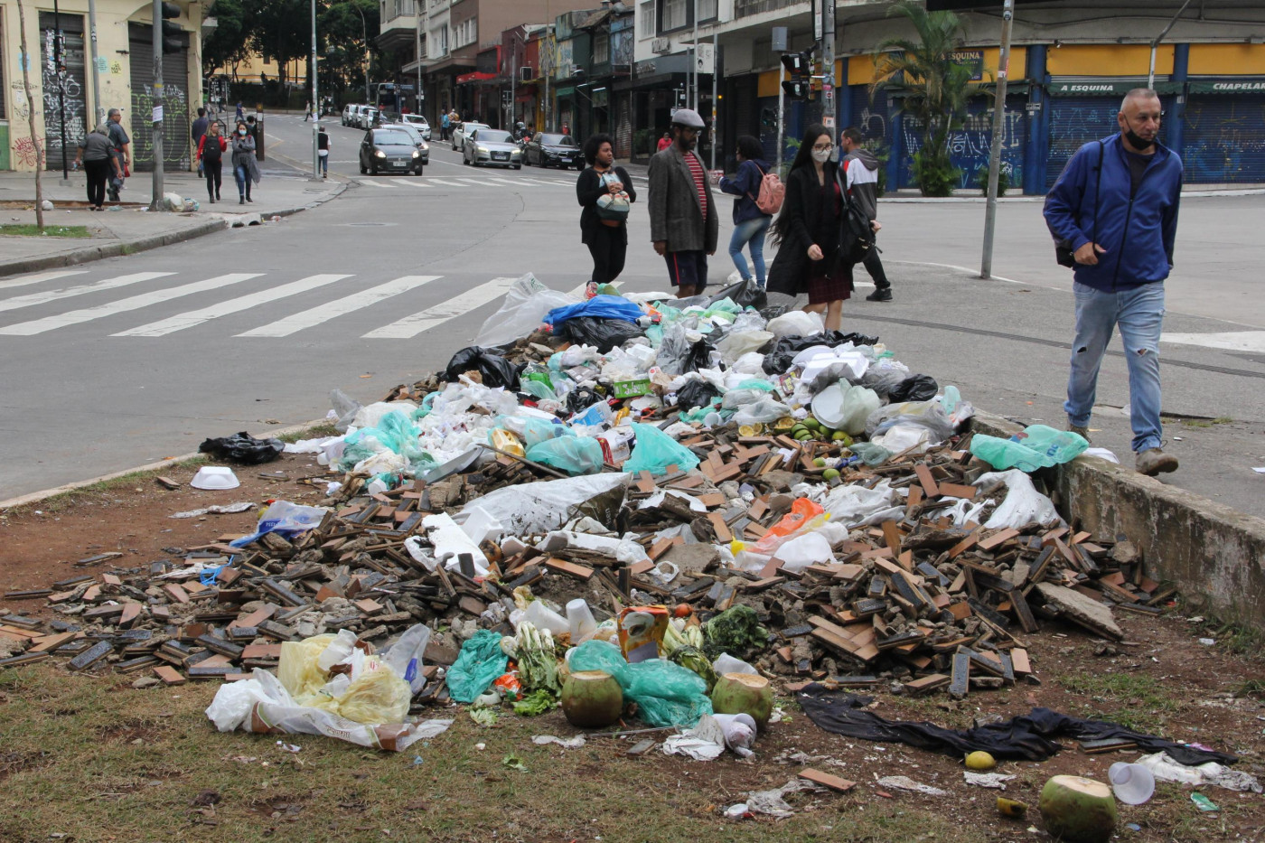 O brasileiro quer reciclar mais, mas falta apoio