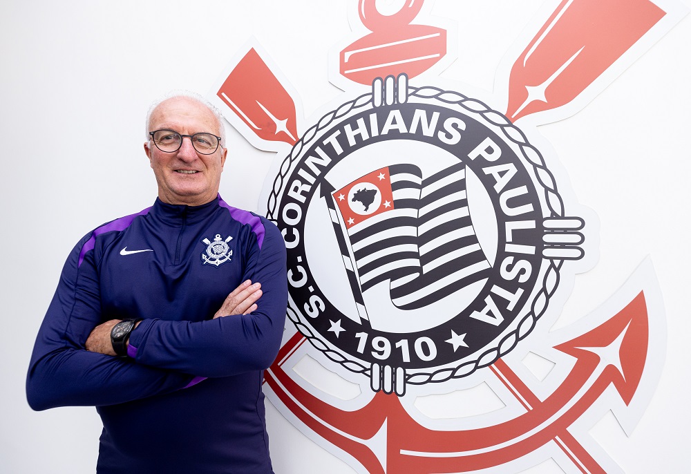 Dorival Jr. é oficializado no Corinthians e completa circuito ao passar pelos 4 grandes de SP