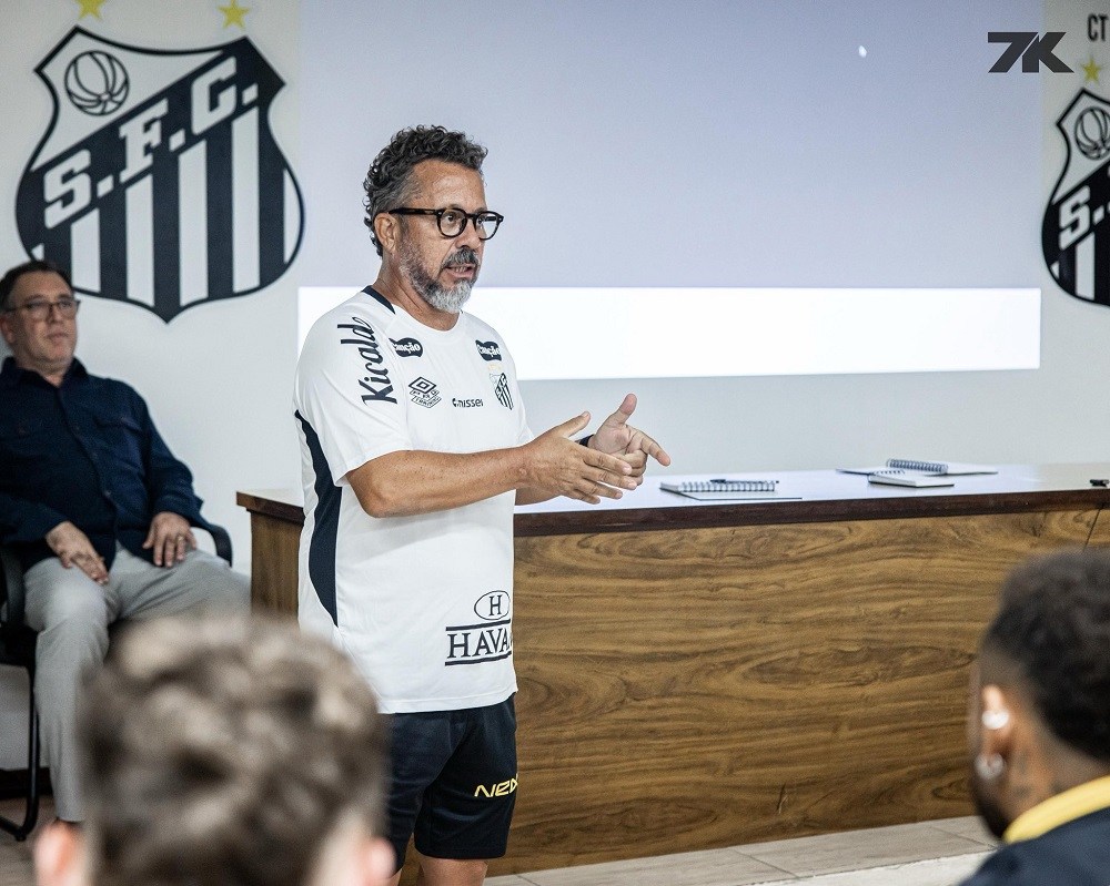 Tite vai treinar o Santos? Cléber Xavier acerta com o Santos e leva filho do treinador para a comissão técnica