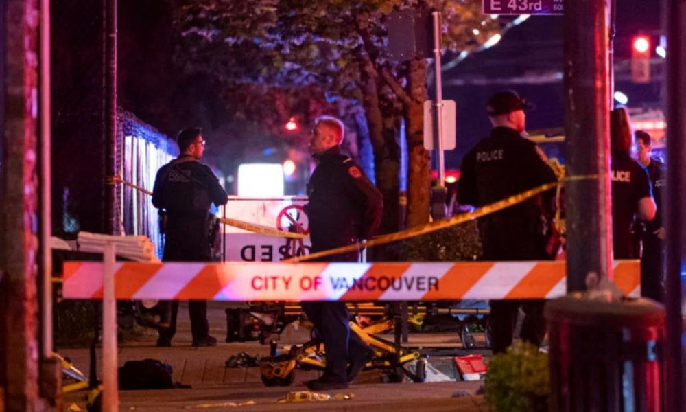 A polícia de Vancouver protege o local depois do atropelamento em massa