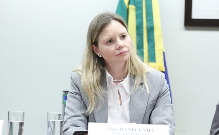 Dani Cunha